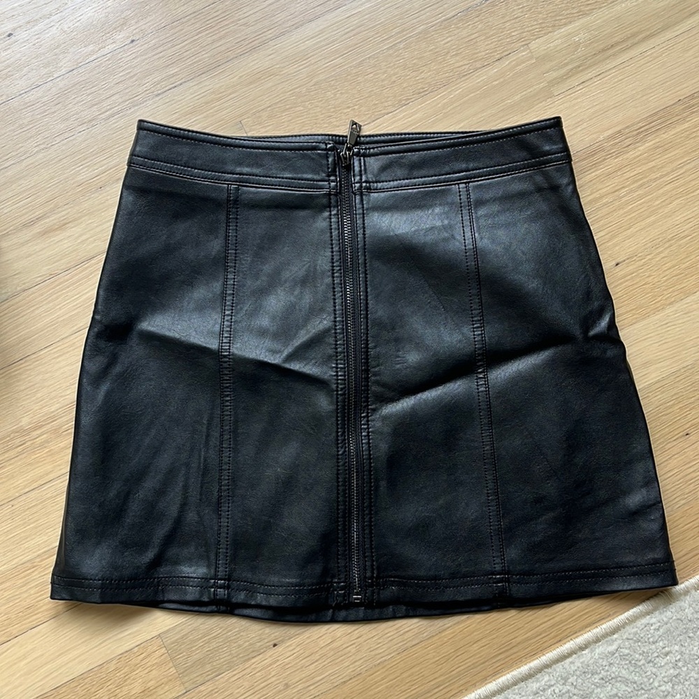 Guess skirt